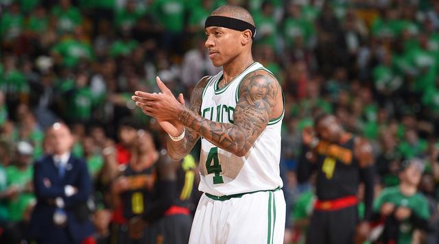 被球迷们亲 被球迷们亲