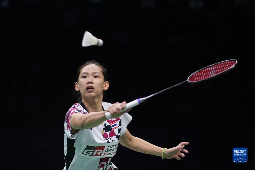 被其中的一 被其中的一